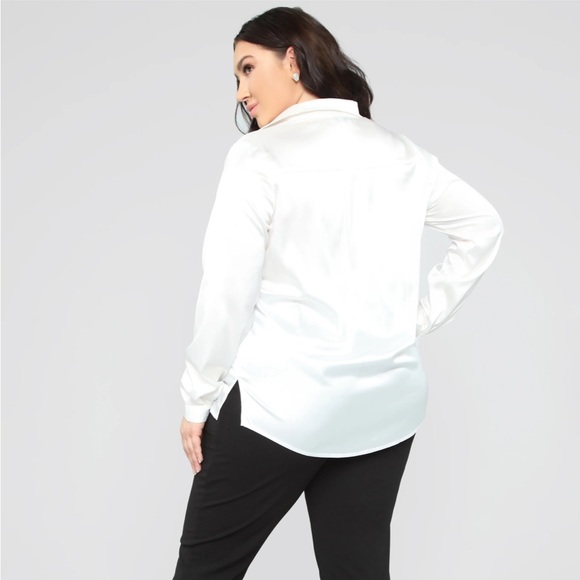 A satin blouse. - Picture 8 of 8
